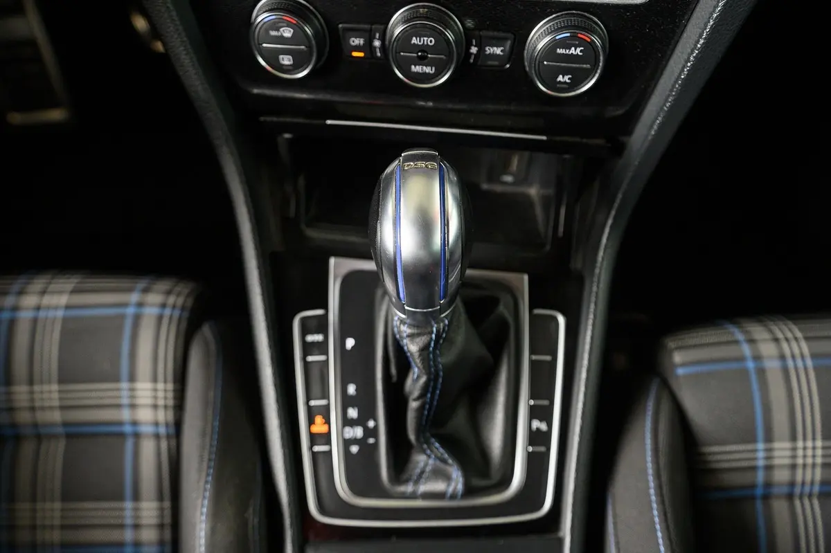 Volkswagen Golf 1.4 GTE Plug-in-Hybrid DSG 53