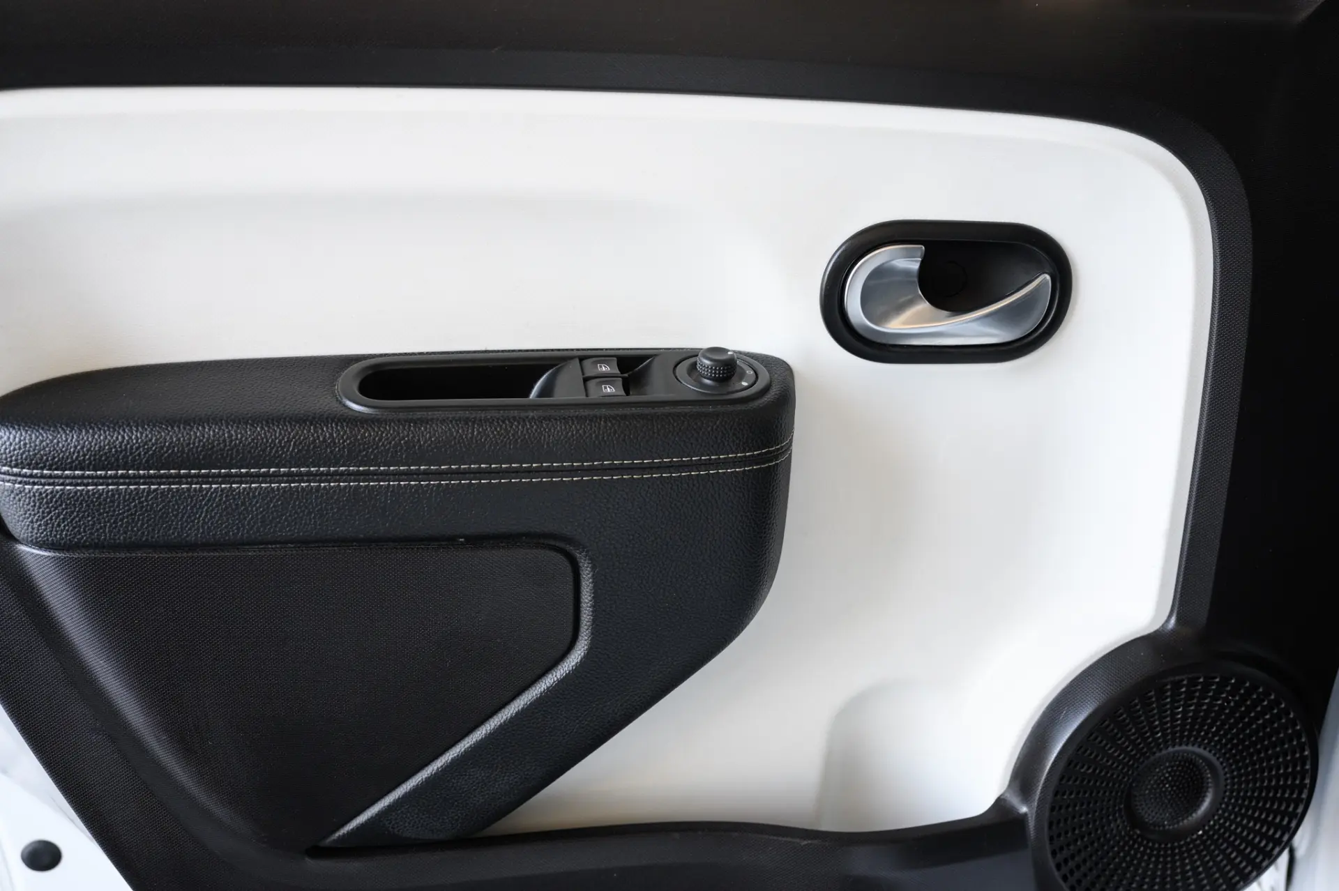 Renault Twingo E-Tech Techno 80 Urban Range 18