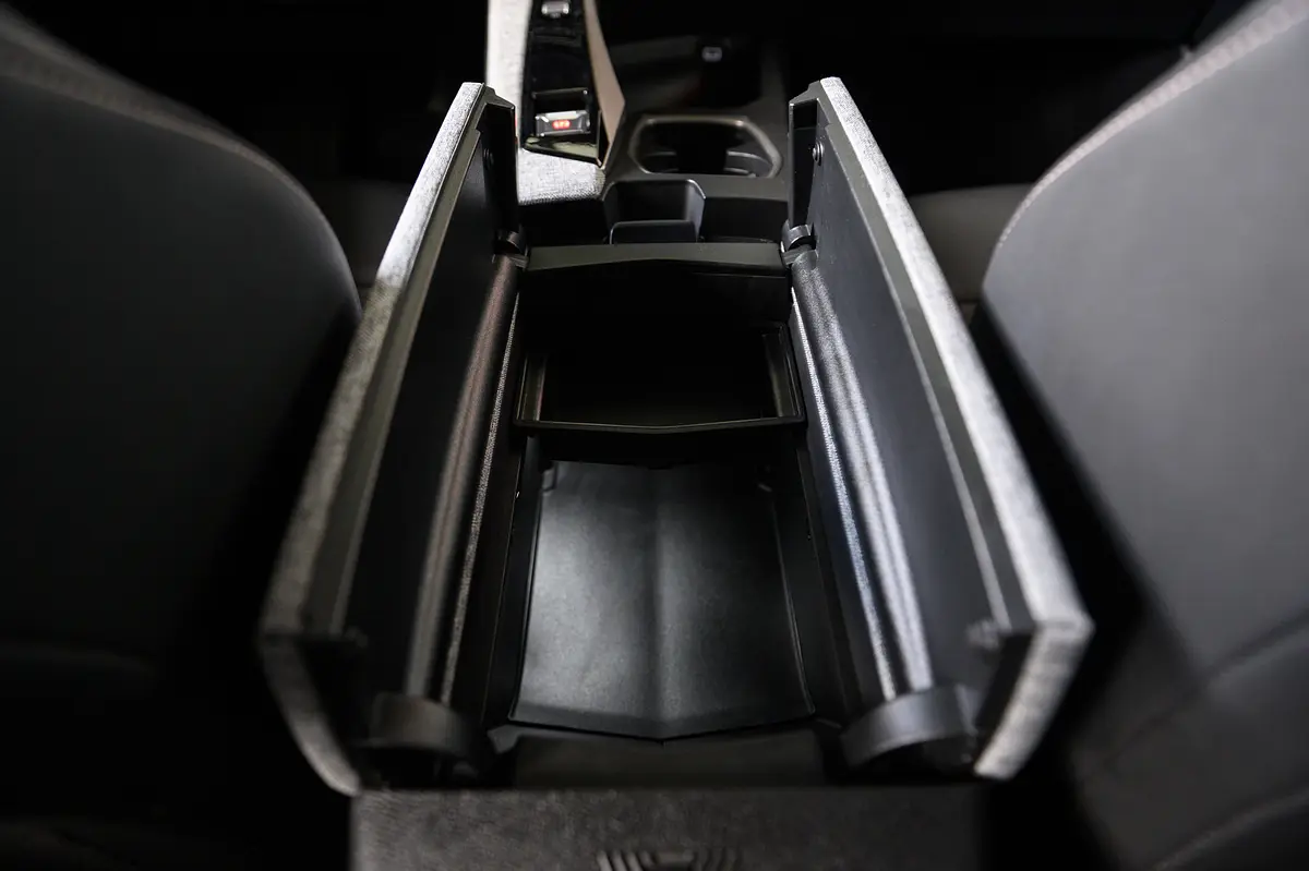 Peugeot 3008 1.2 Hybrid Allure e-DCS6 44