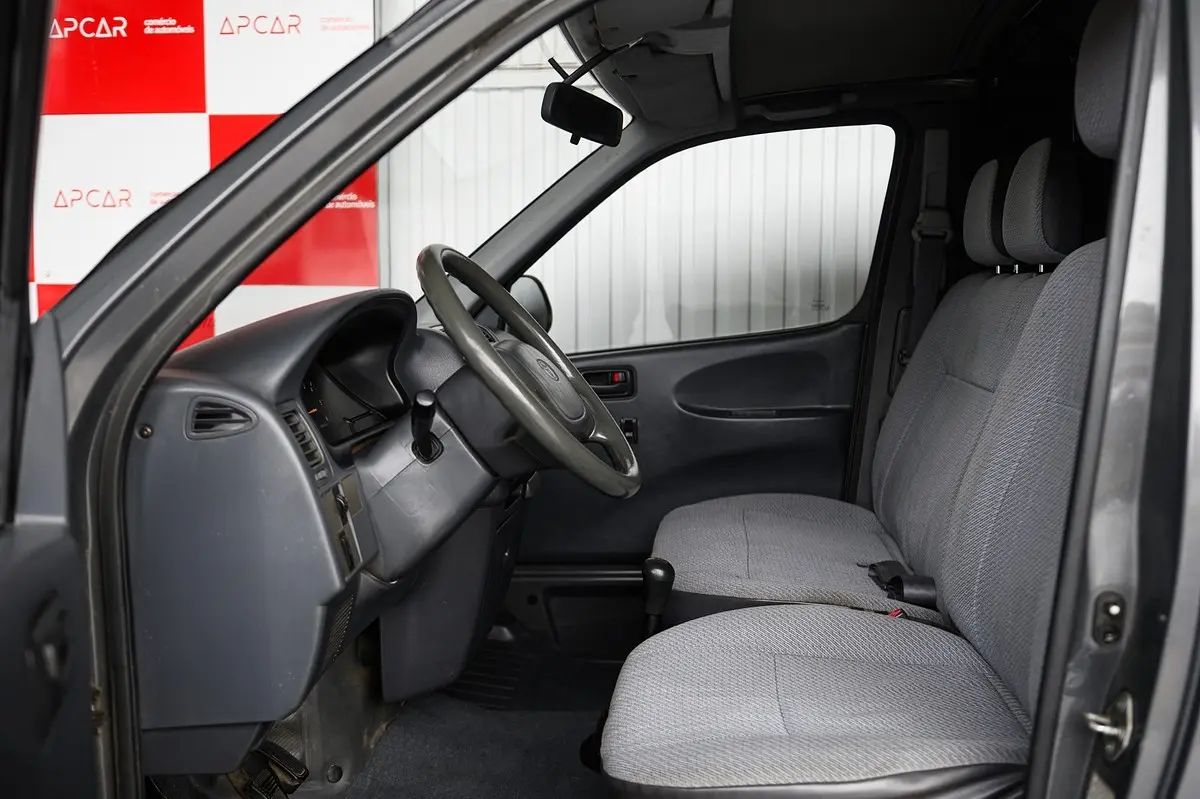 Toyota HiAce 2.4 D LXH12LG 15