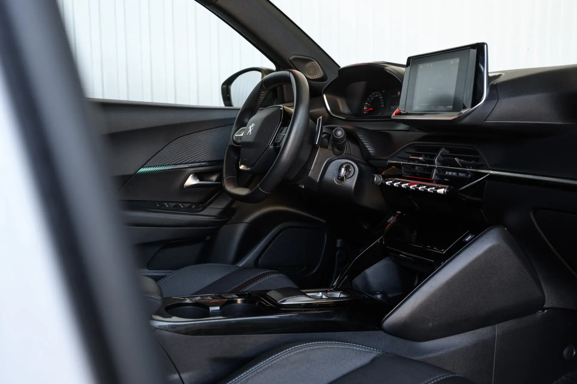 Peugeot 2008 1.2 PureTech Allure EAT8 52