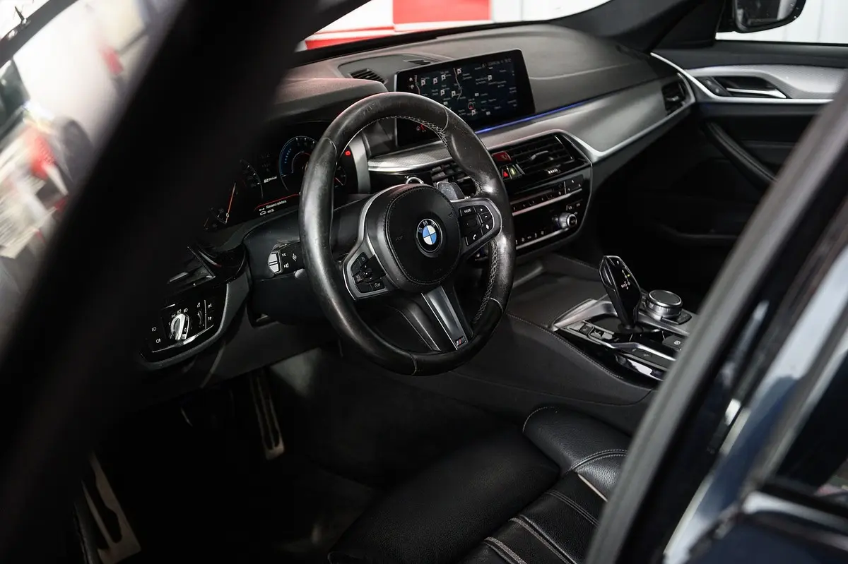 BMW 530 e iPerformance Pack M 21