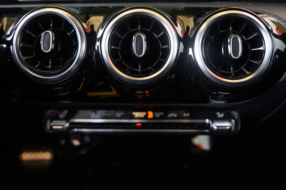 Mercedes-Benz A 180 d AMG Line Aut. 61