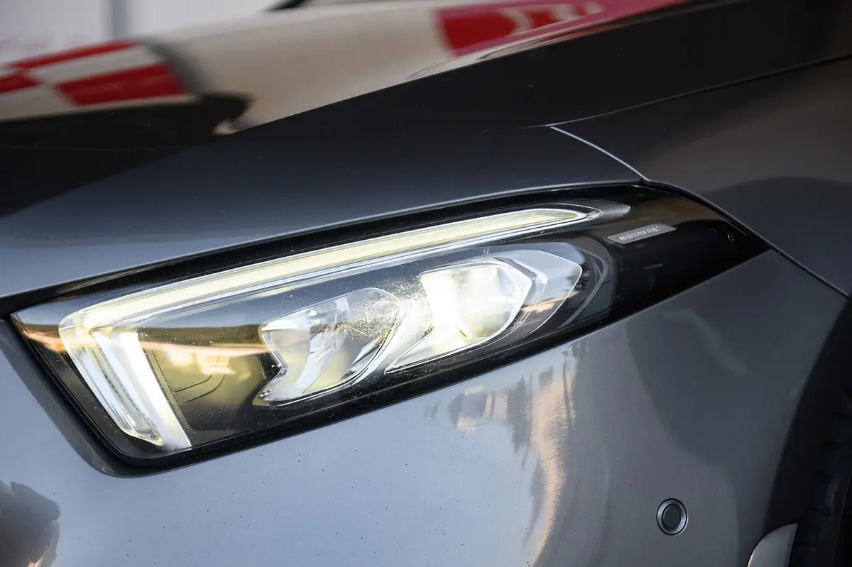 Mercedes-Benz A 180 Limousine d AMG Line Aut. 14