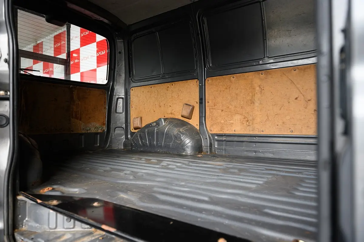 Toyota HiAce 2.4 D LXH12LG 16