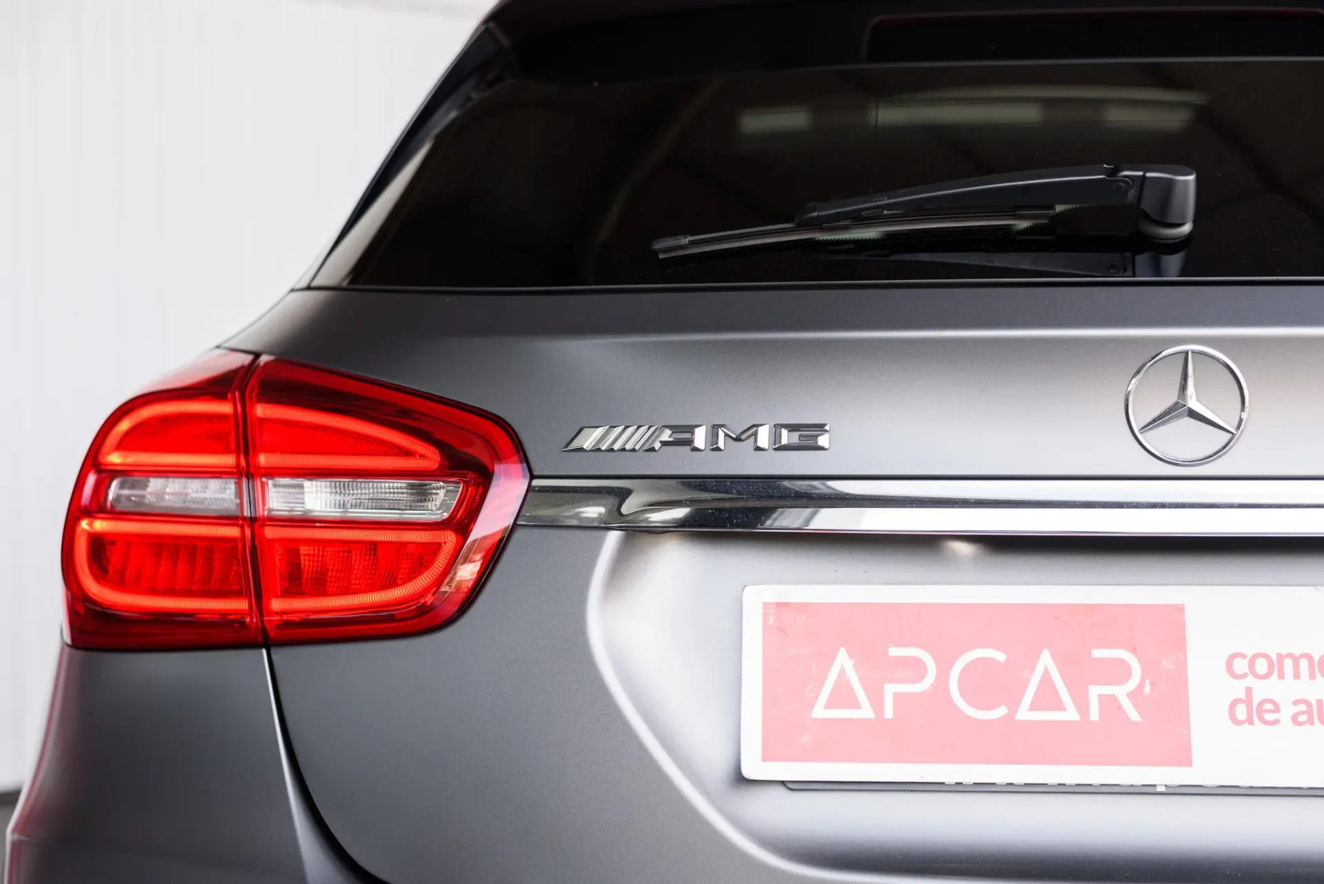 Mercedes-Benz GLA 45 AMG 4-Matic 12