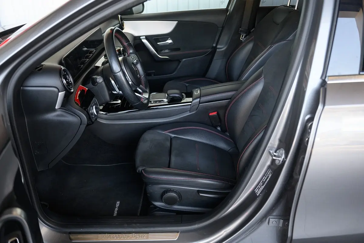 Mercedes-Benz A 180 Limousine d AMG Line Aut. 26