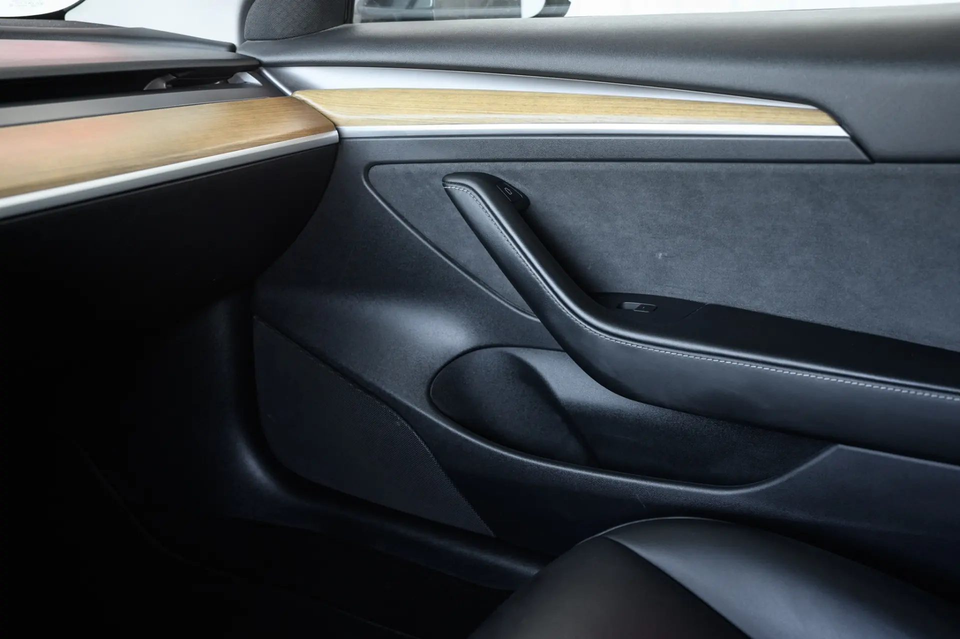 Tesla Model 3 Standard Range Plus RWD 34