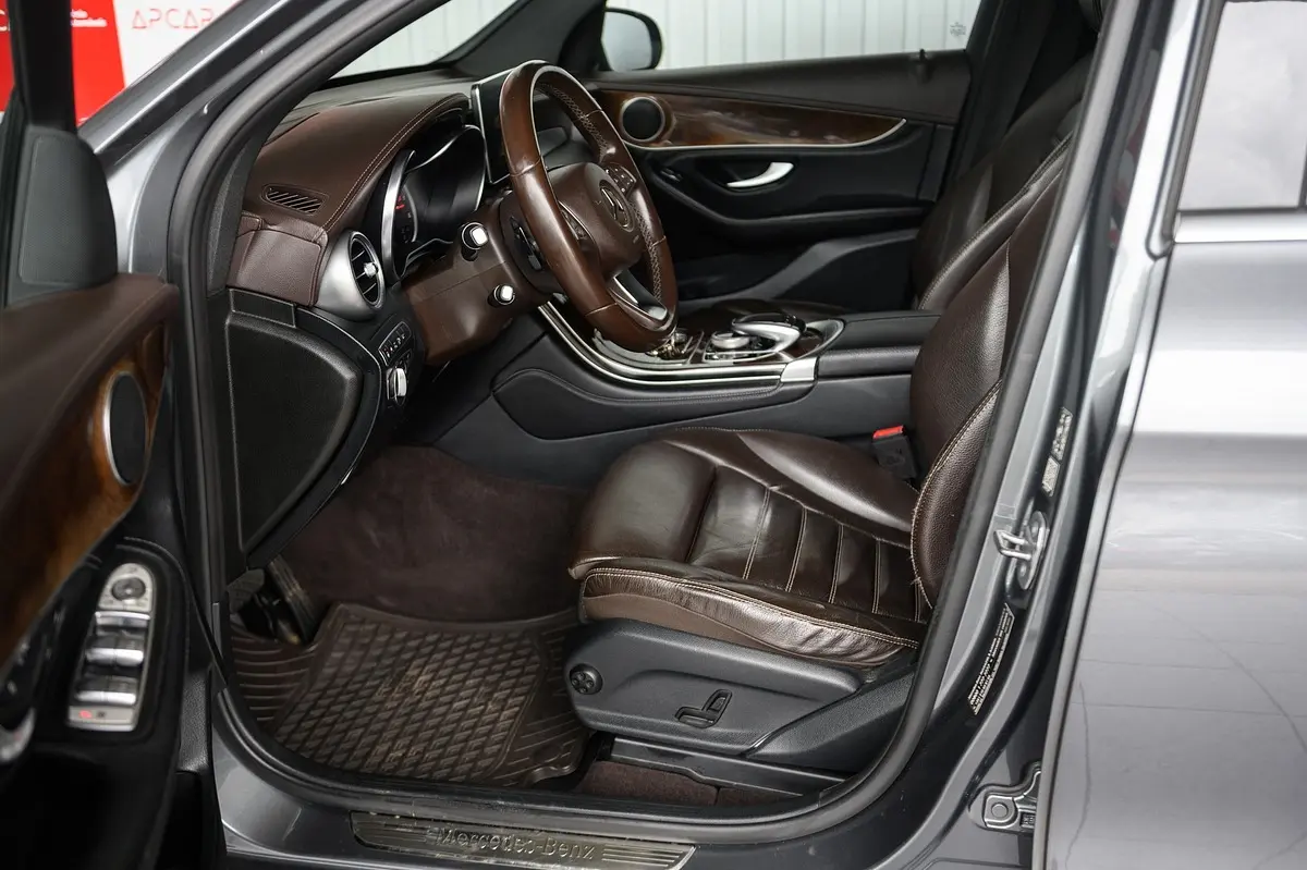 Mercedes-Benz GLC 250 d AMG Line 4-Matic 26