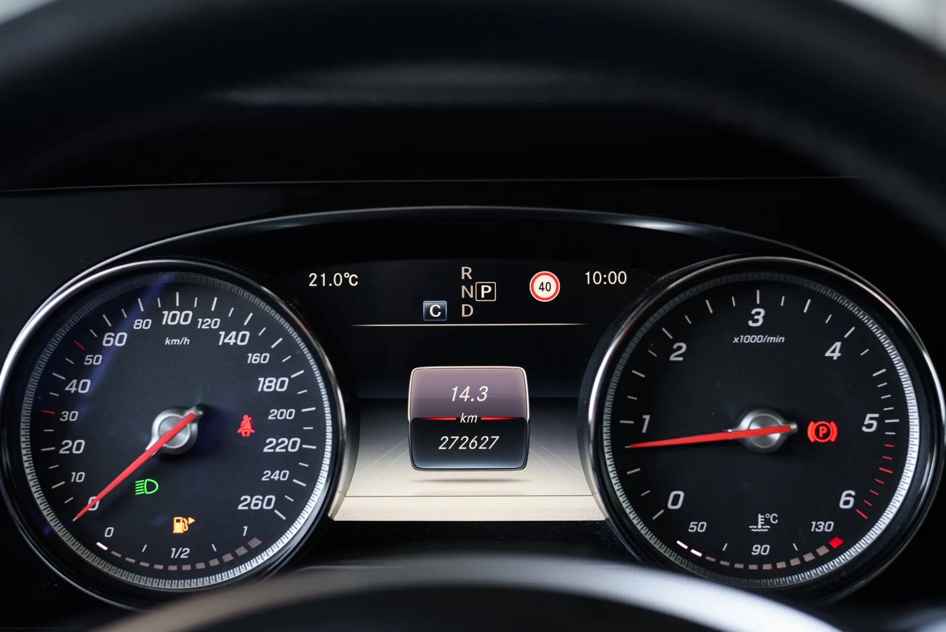 Mercedes-Benz E 220 d 9G-TRONIC Avantgarde 31