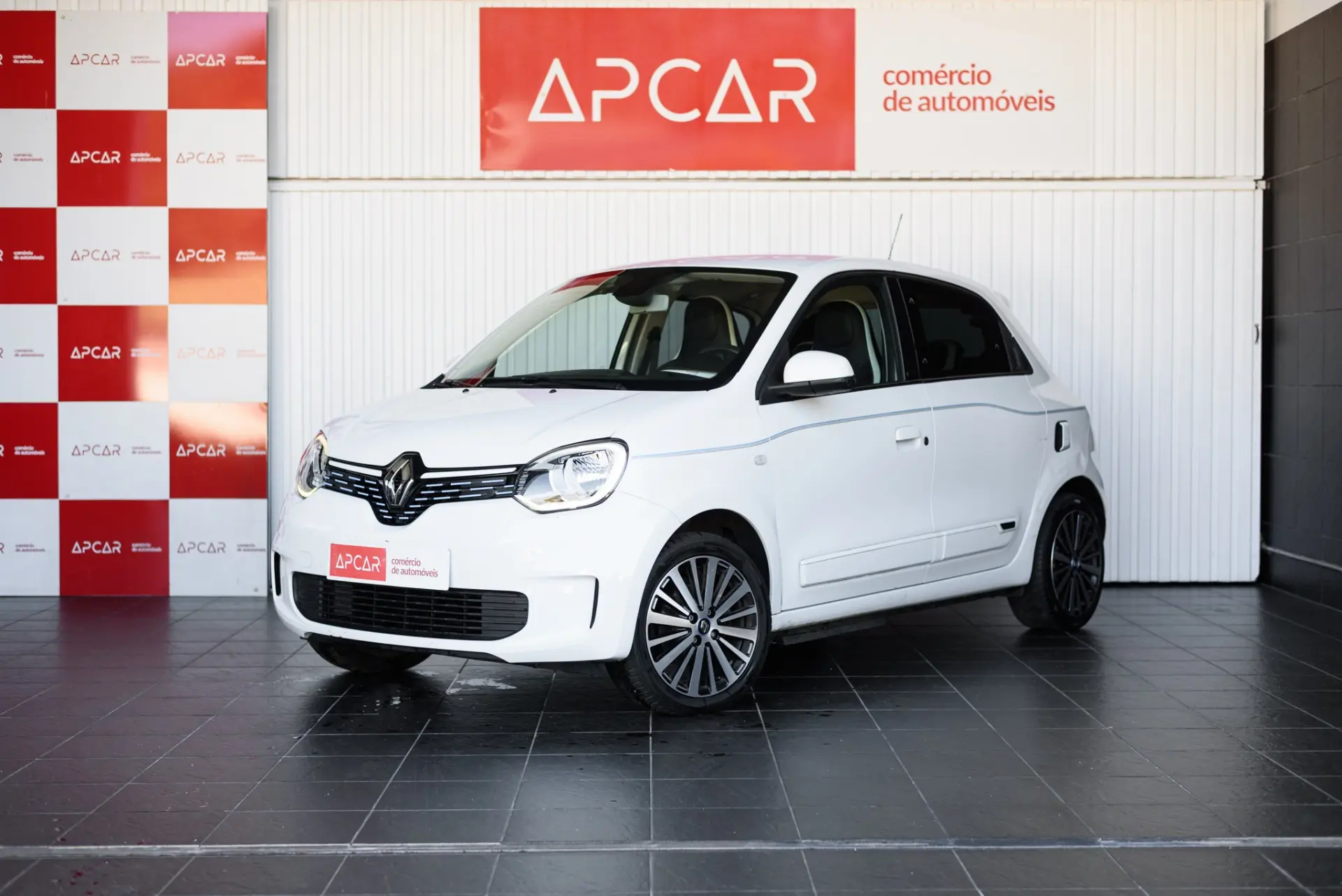 Renault Twingo E-Tech Techno 80 Urban Range 1