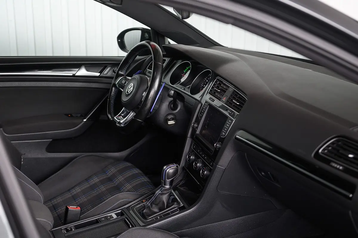 Volkswagen Golf 1.4 GTE Plug-in-Hybrid DSG 55