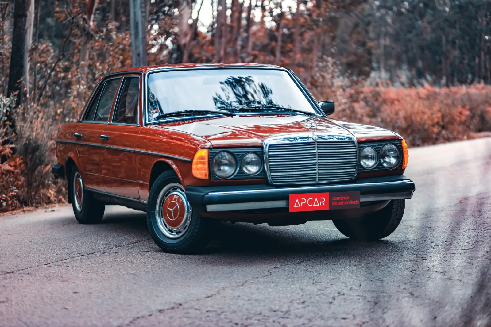Mercedes-Benz 240 D US-Spec 1