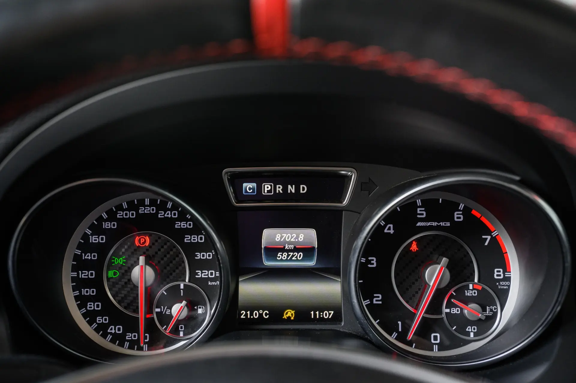 Mercedes-Benz GLA 45 AMG 4-Matic 32