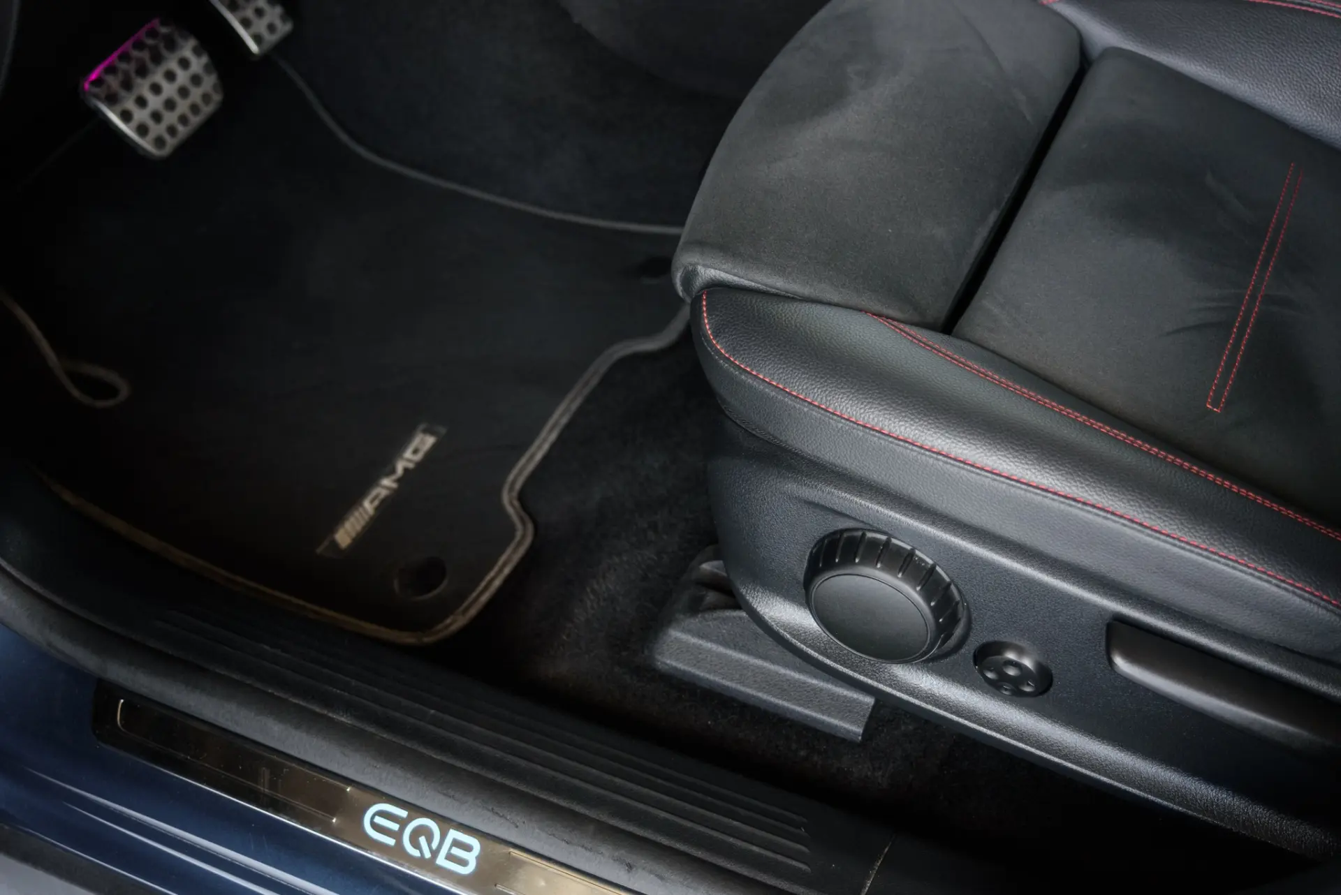 Mercedes-Benz EQB 350 4Matic AMG Line 24