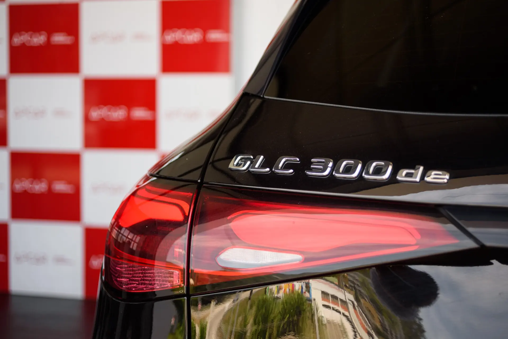 Mercedes-Benz GLC 300 de 4Matic 9