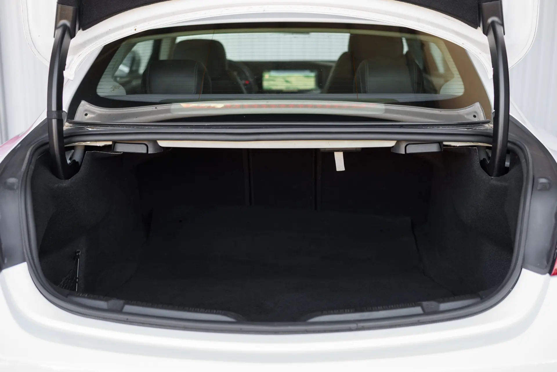 Mercedes-Benz E 220 d 9G-TRONIC Avantgarde 14