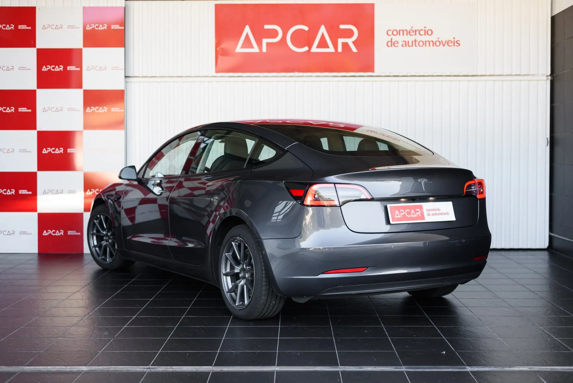 Tesla Model 3 Standard Range Plus RWD 7