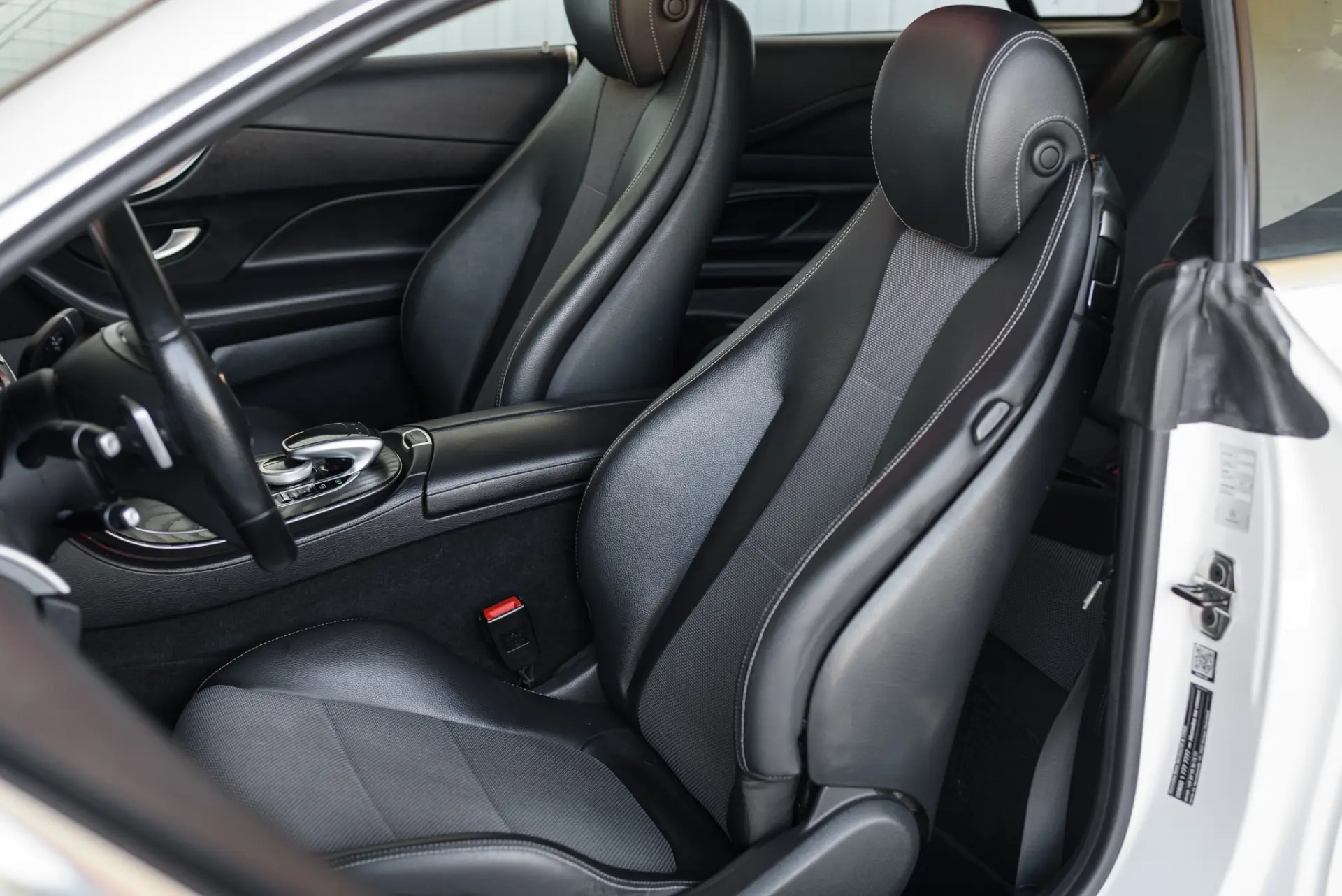 Mercedes-Benz E 220 d 9G-TRONIC Avantgarde 26