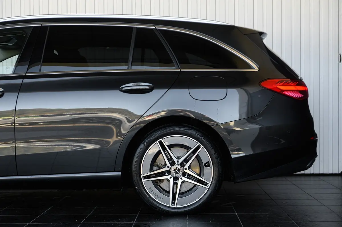 Mercedes-Benz C 300 e AMG Line 21