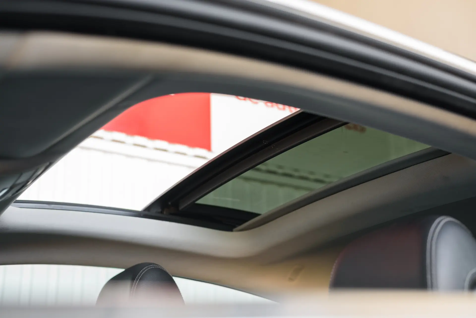 Mercedes-Benz E 220 d 9G-TRONIC Avantgarde 54