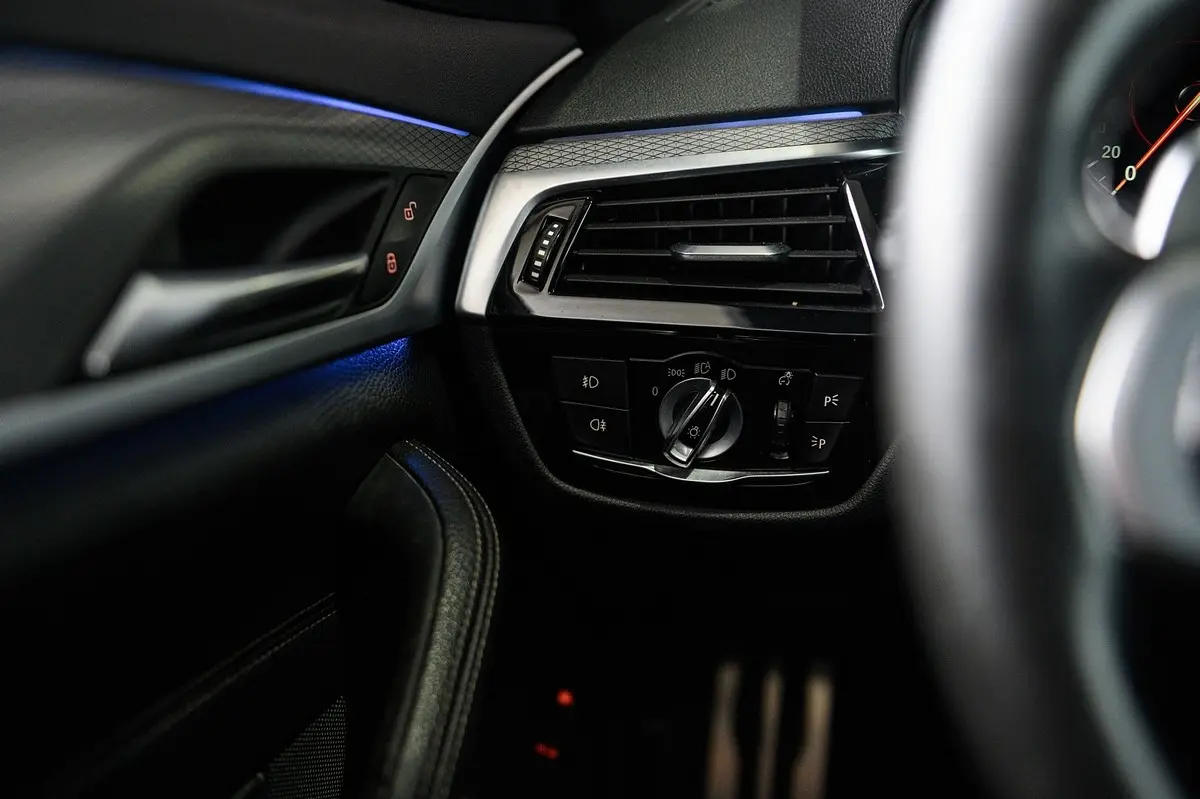 BMW 530 e iPerformance Pack M 31