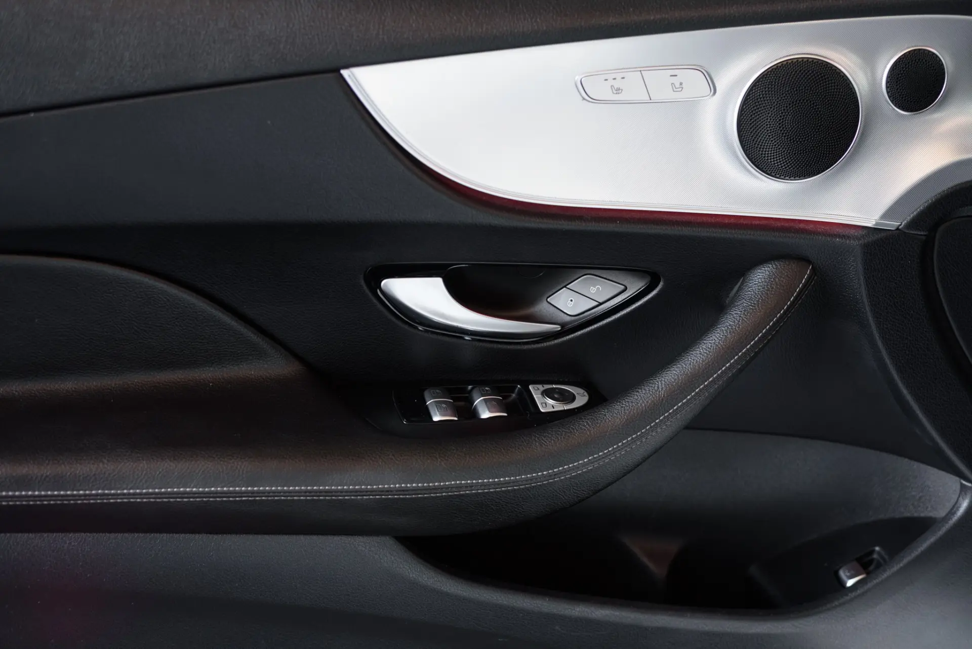 Mercedes-Benz E 220 d 9G-TRONIC Avantgarde 23