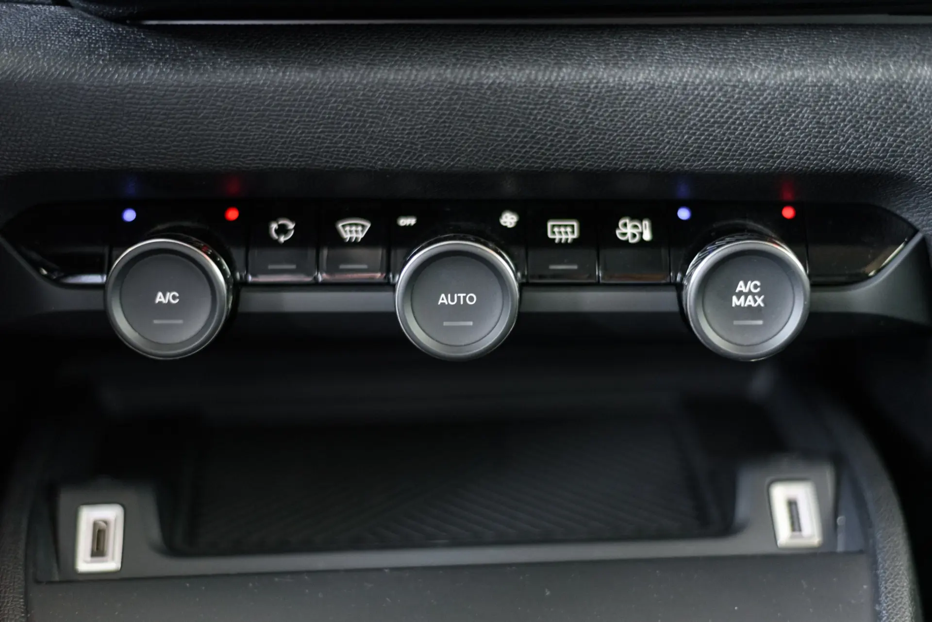 Citroen e-C4 50 kWh Autonomia Conforto Plus 33