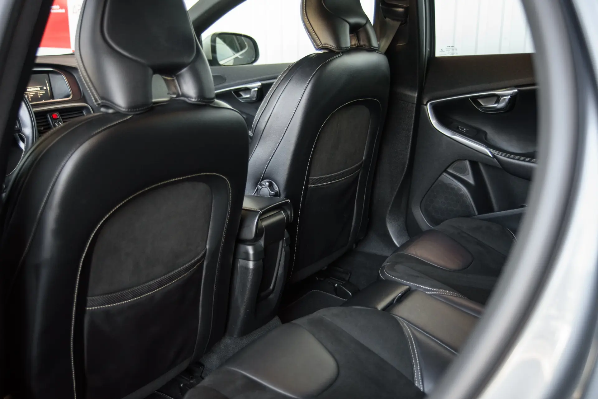 Volvo V40 1.5 T3 Sport Edition R Geartronic 29