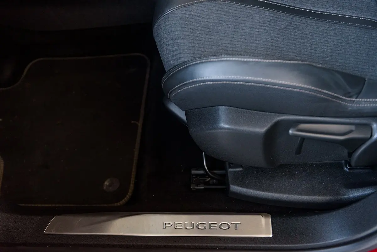 Peugeot 3008 1.5 BlueHDi GT EAT8 34