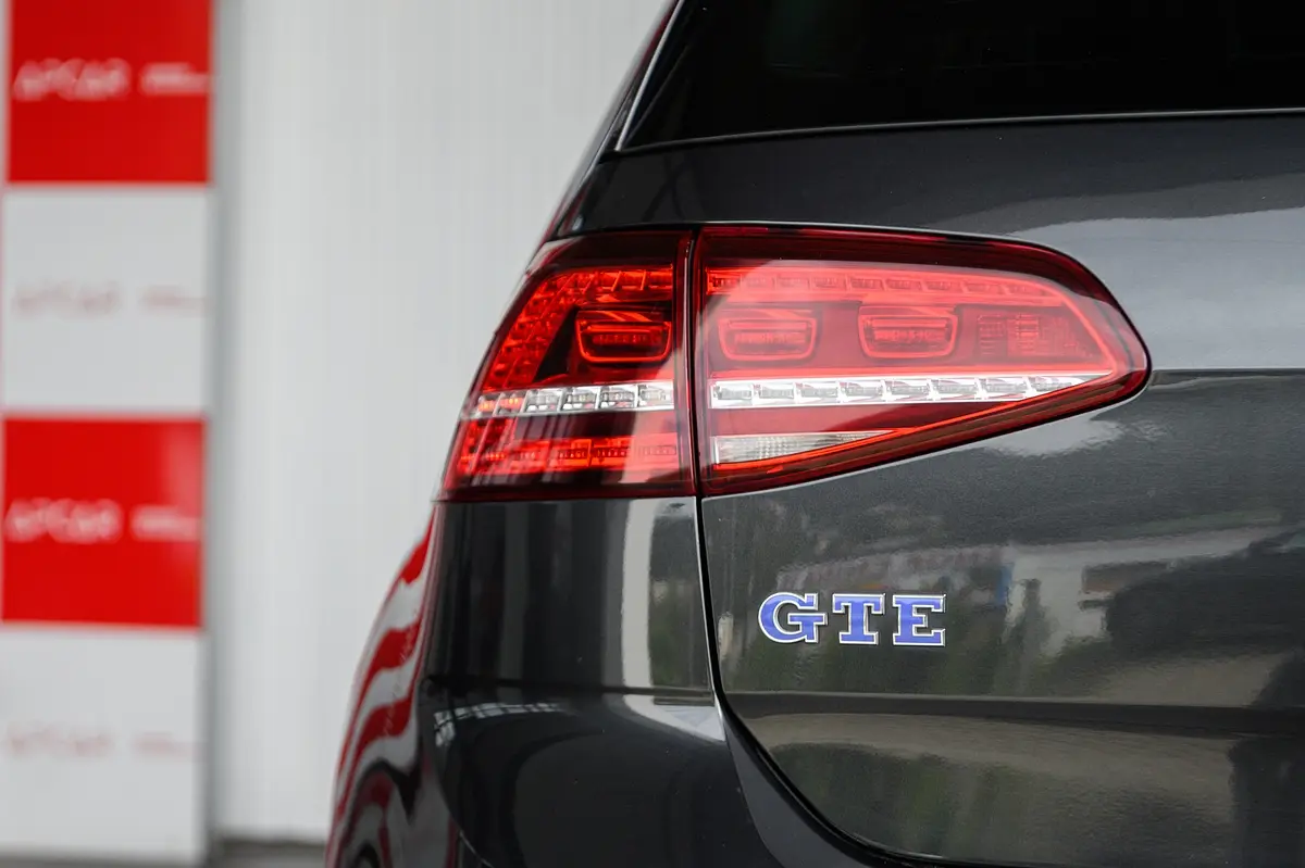 Volkswagen Golf 1.4 GTE Plug-in-Hybrid DSG 17