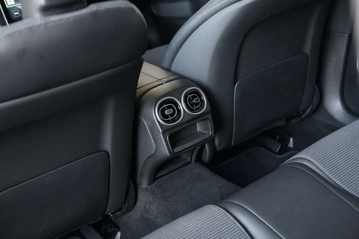 Mercedes-Benz C 300 e AMG Line 37