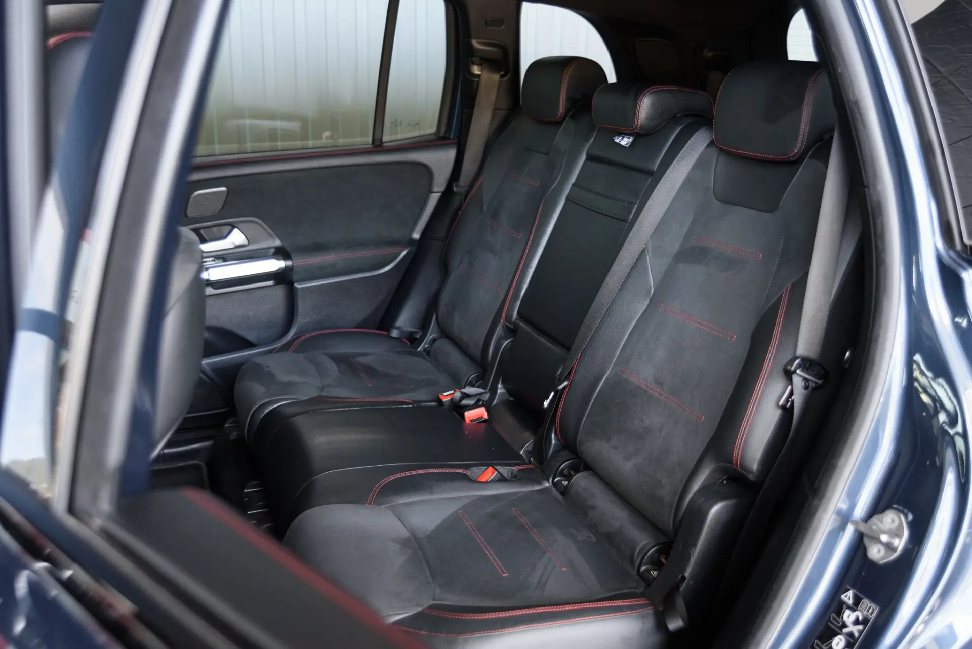 Mercedes-Benz EQB 350 4Matic AMG Line 27