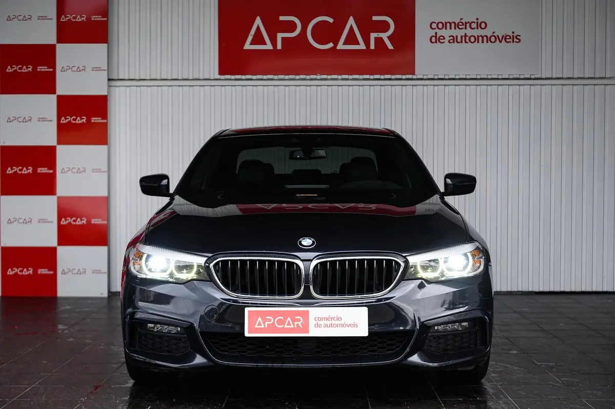 BMW 530 e iPerformance Pack M 8