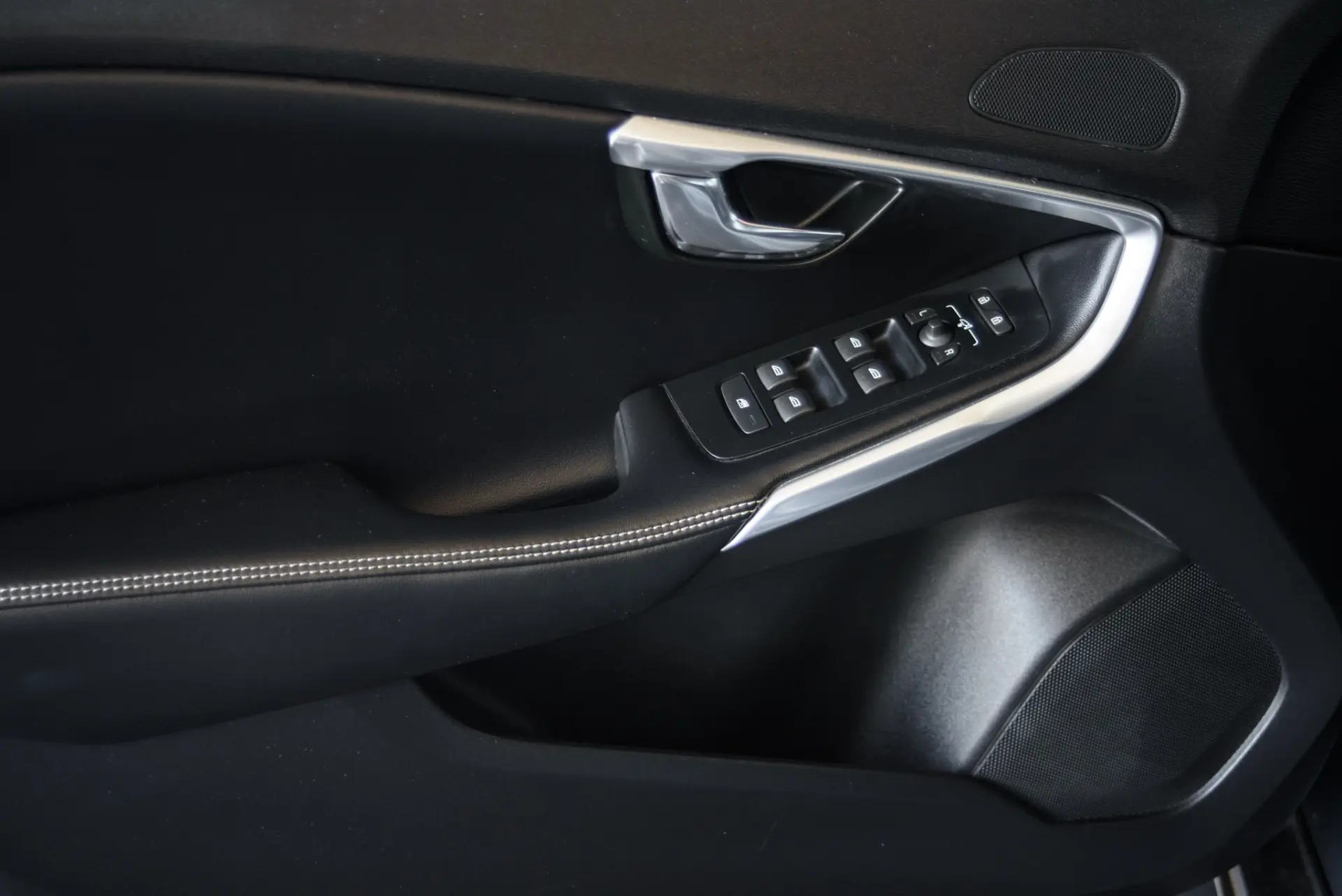 Volvo V40 1.5 T3 Sport Edition R Geartronic 24