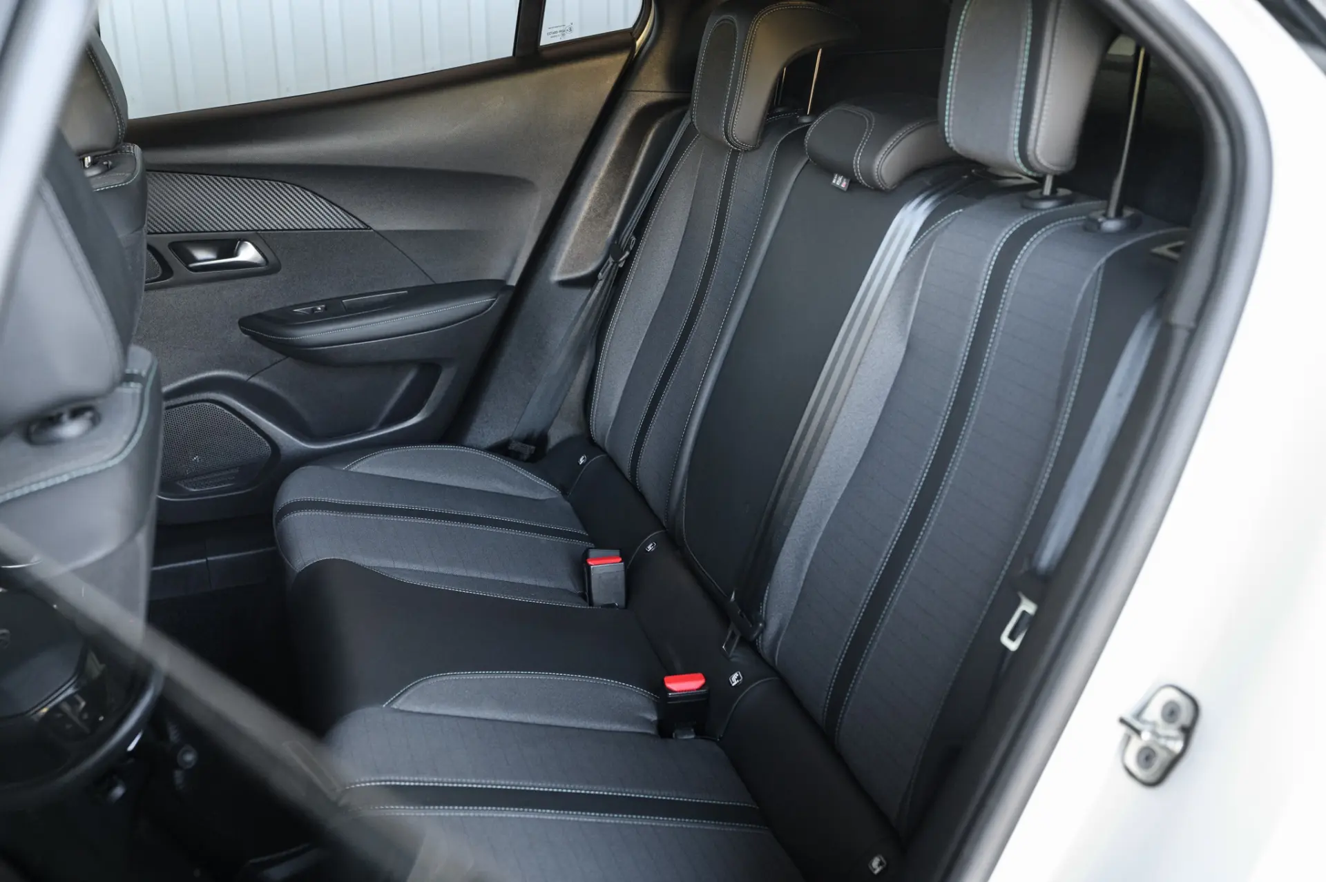Peugeot 2008 1.2 PureTech Allure EAT8 30