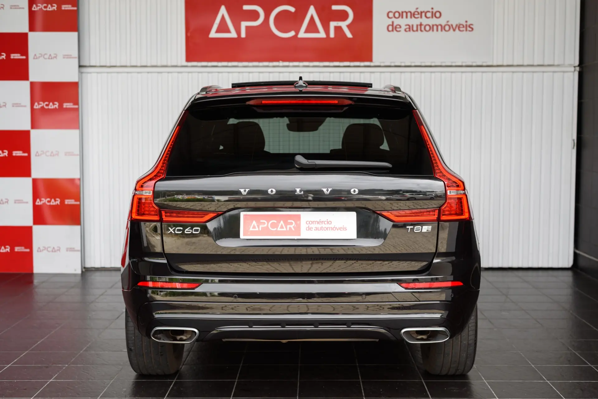 Volvo XC 60 2.0 T8 PHEV R-Design AWD 6