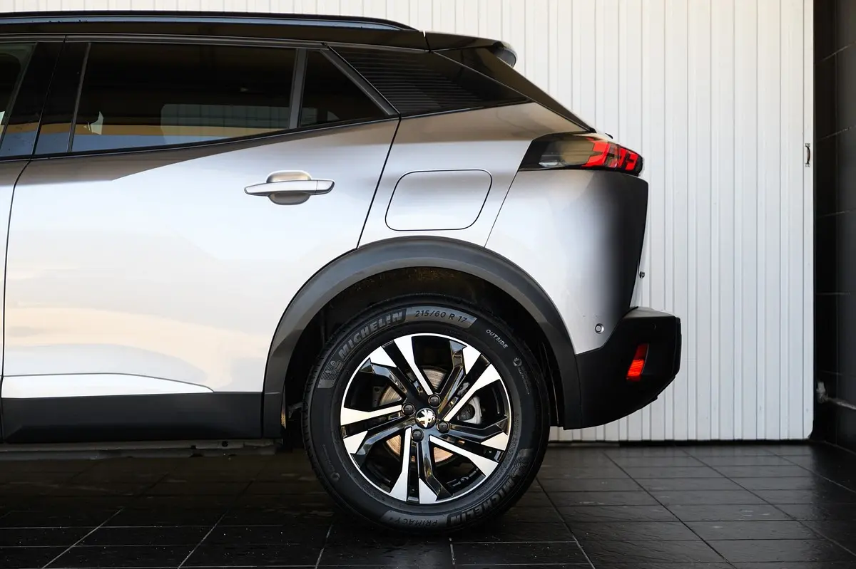 Peugeot e-2008 50 kWh GT Pack 16