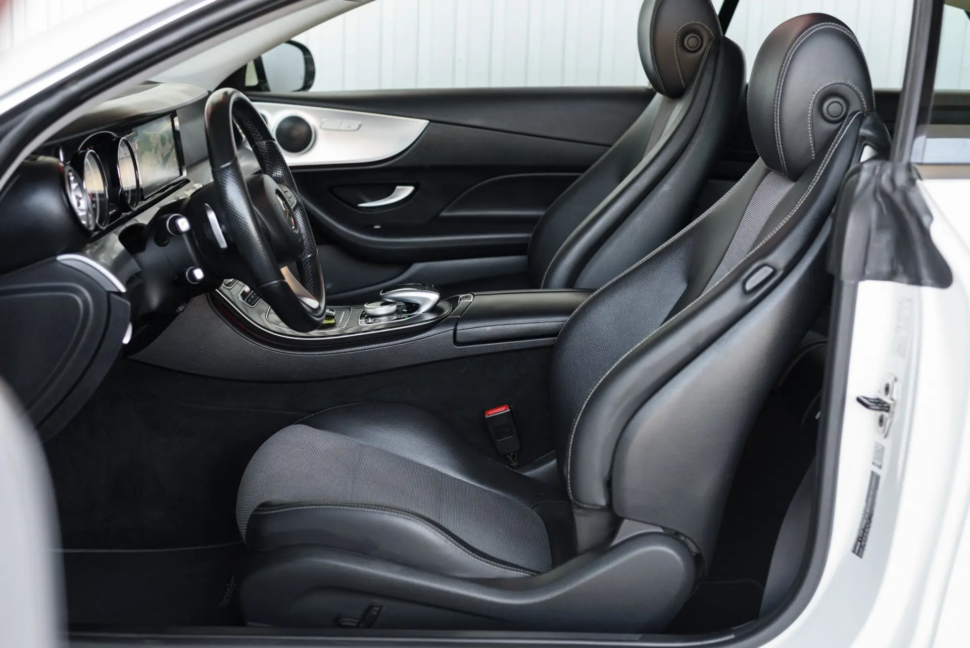 Mercedes-Benz E 220 d 9G-TRONIC Avantgarde 25