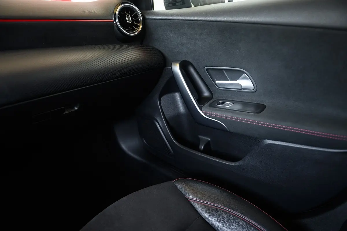 Mercedes-Benz A 180 d AMG Line Aut. 61