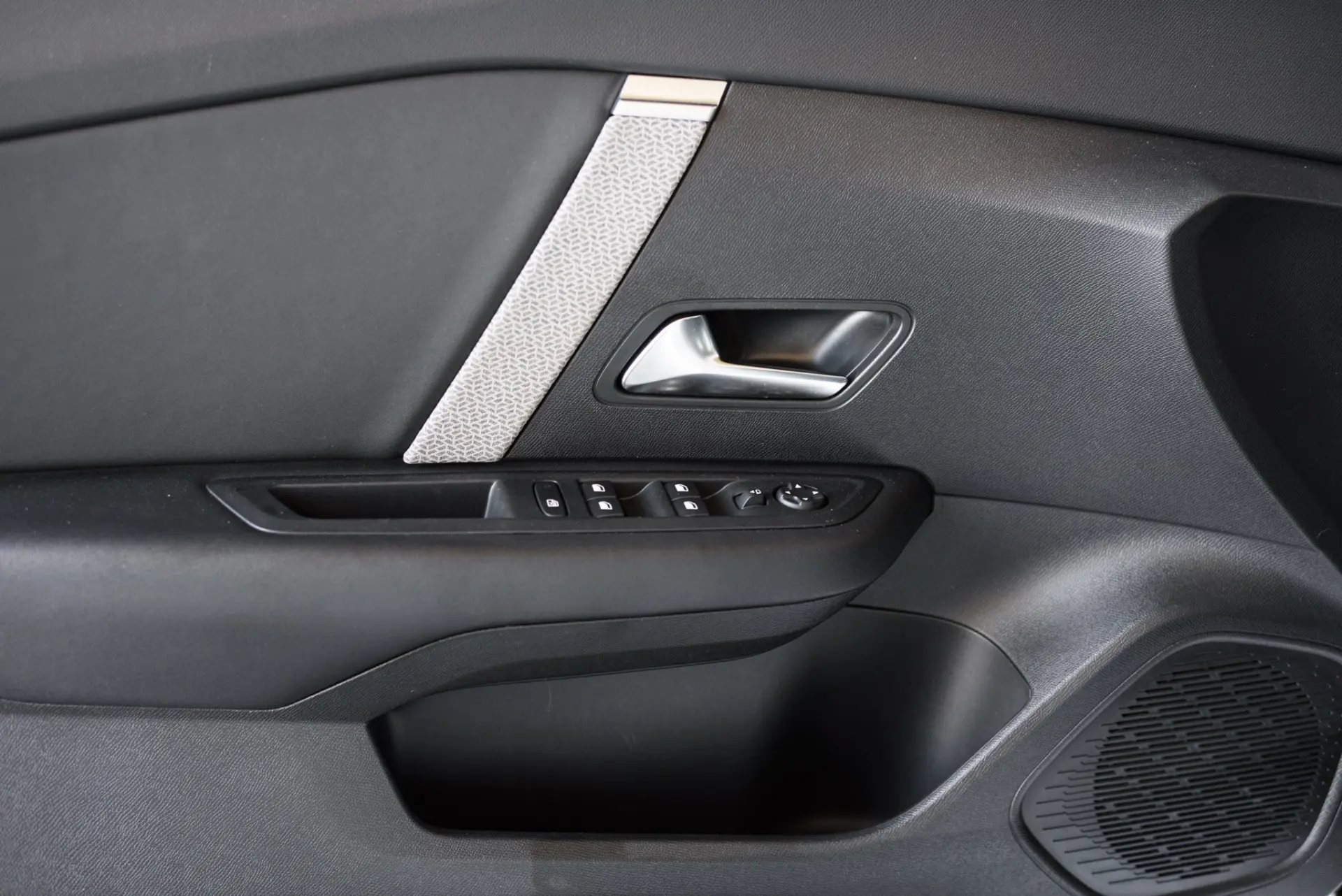 Citroen e-C4 50 kWh Autonomia Conforto Plus 24