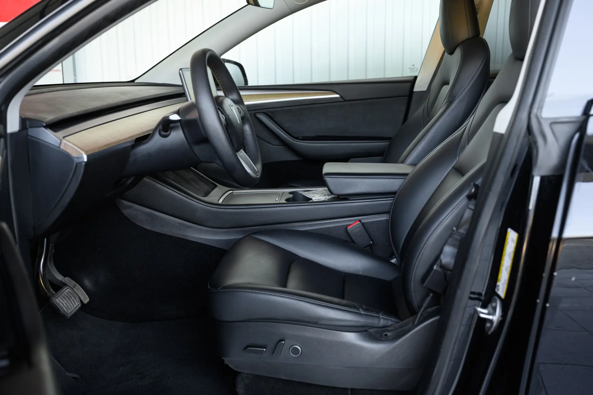 Tesla Model Y Long Range Dual Motor AWD 26