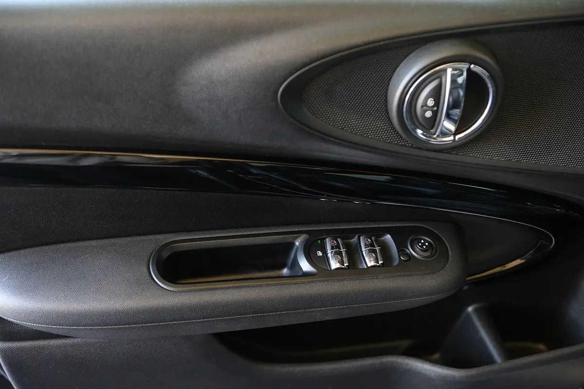 MINI Clubman Cooper D Classic Auto 26