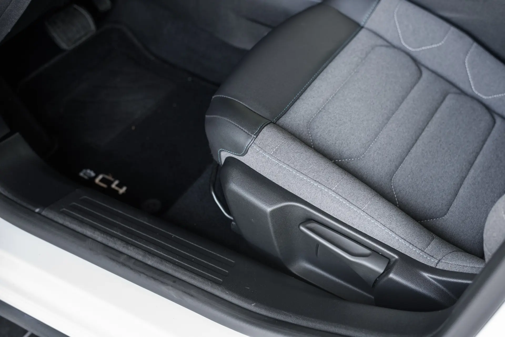 Citroen e-C4 50 kWh Autonomia Conforto Plus 25
