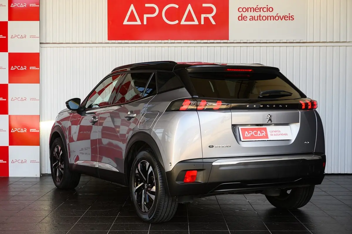 Peugeot e-2008 50 kWh GT Pack 5