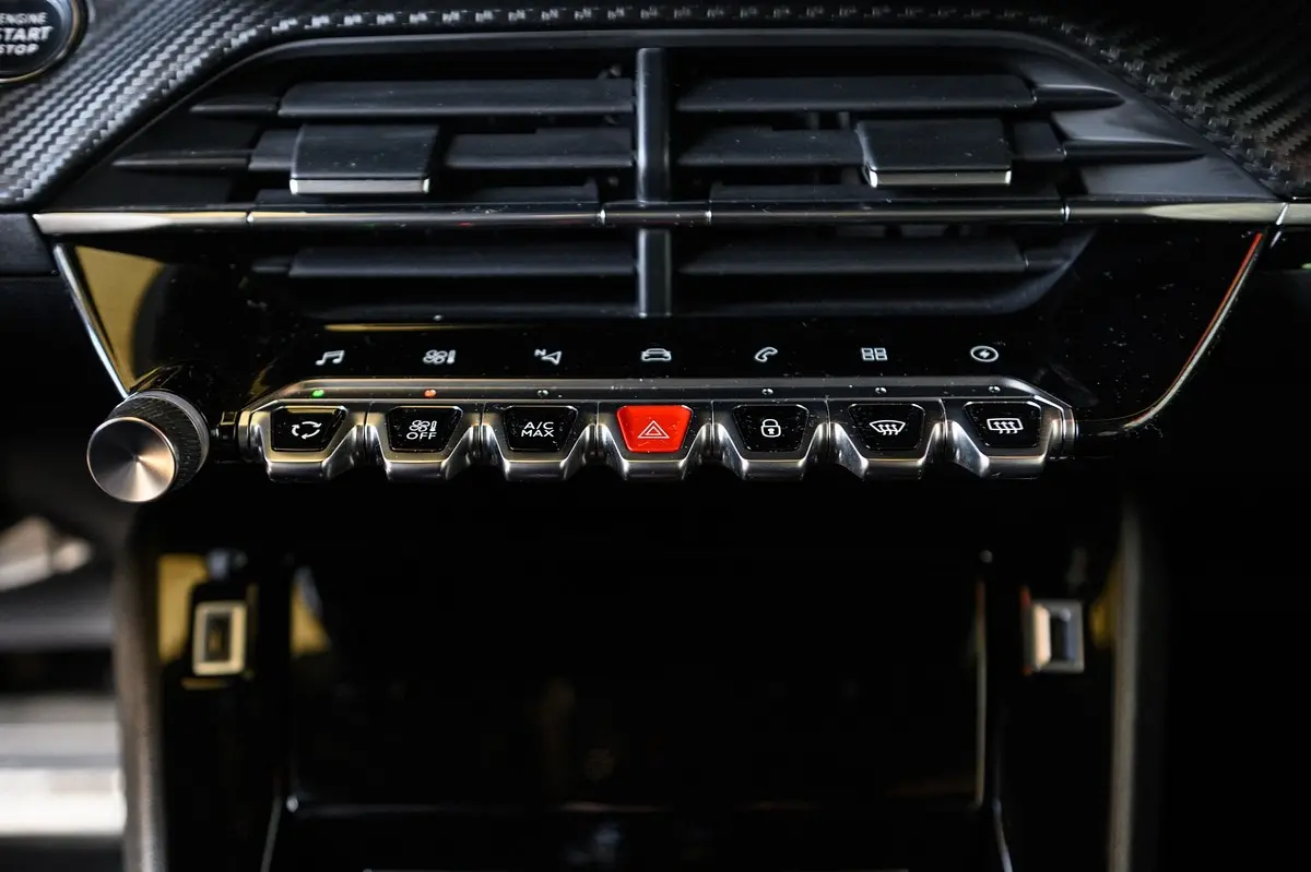 Peugeot e-2008 50 kWh GT Pack 43