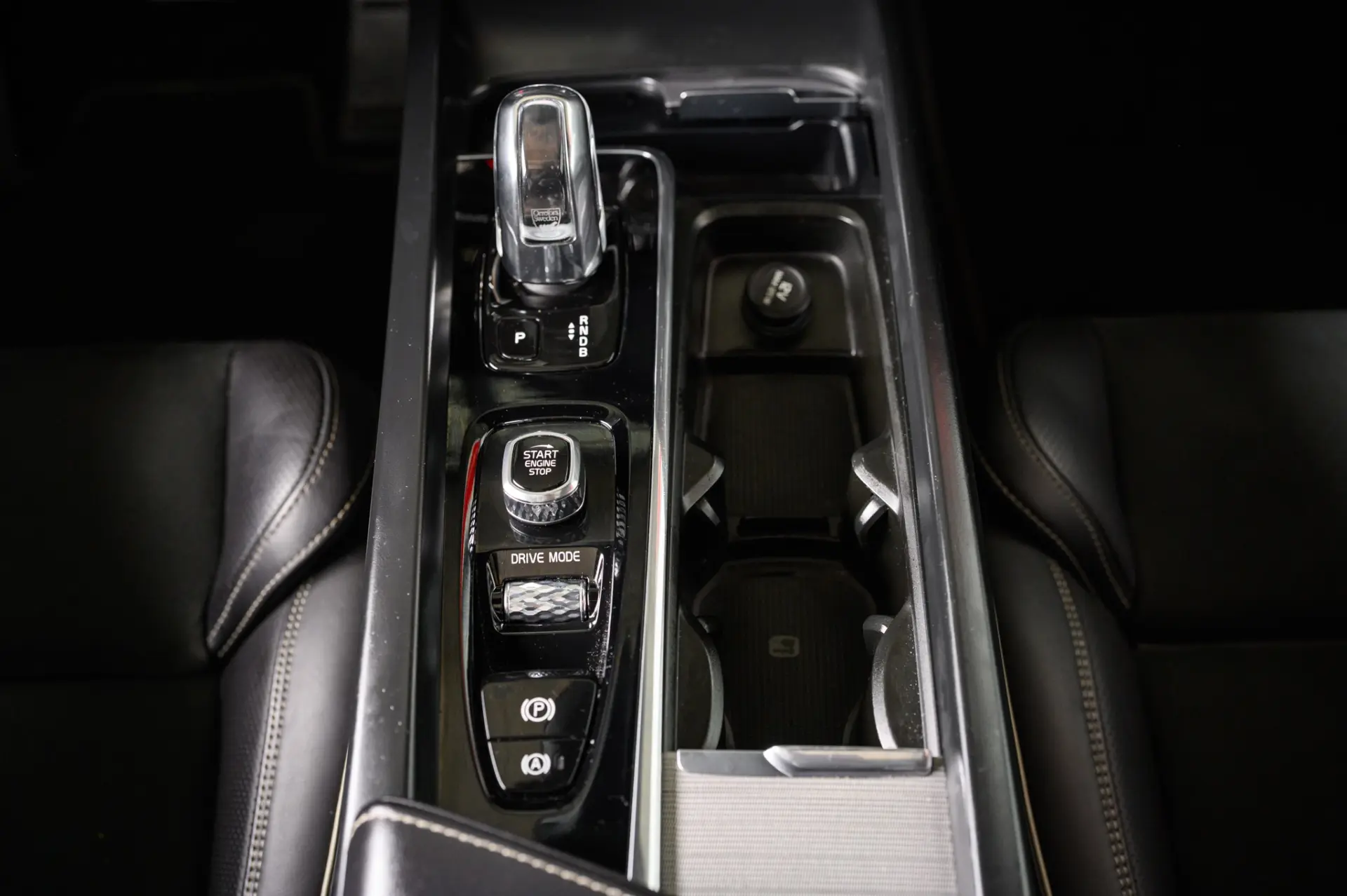 Volvo XC 60 2.0 T8 PHEV R-Design AWD 41