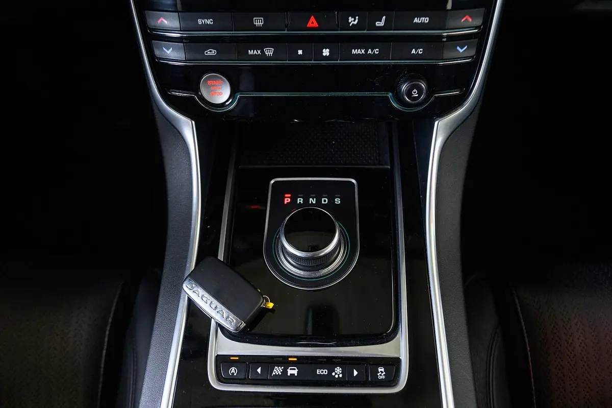 Jaguar XF 2.0 D R-Sport Aut. 61