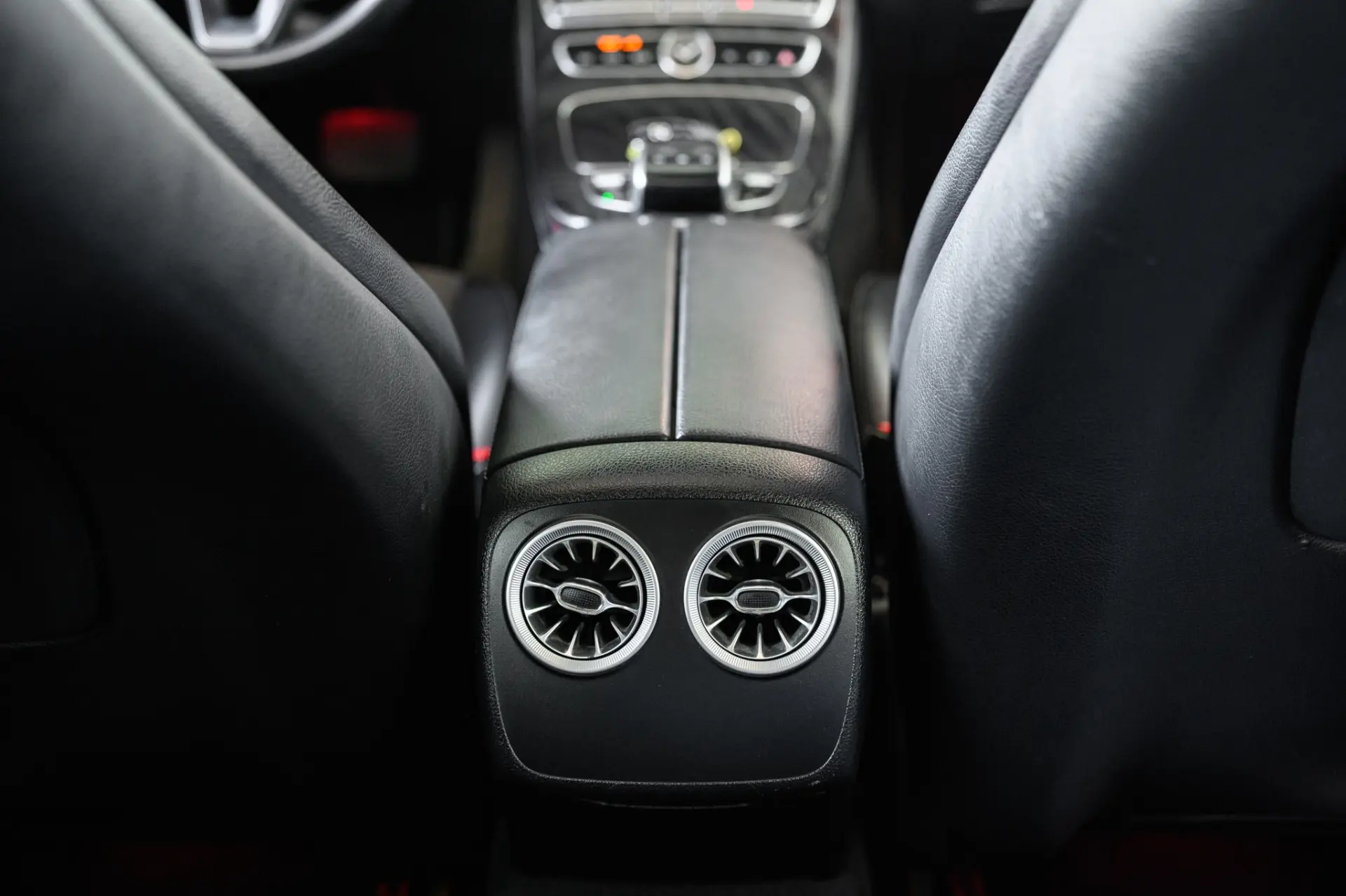 Mercedes-Benz E 220 d 9G-TRONIC Avantgarde 56