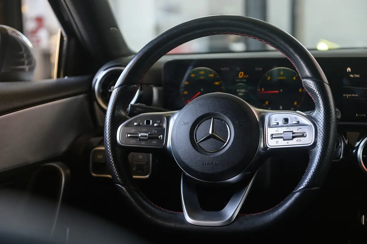 Mercedes-Benz A 180 Limousine d AMG Line Aut. 65